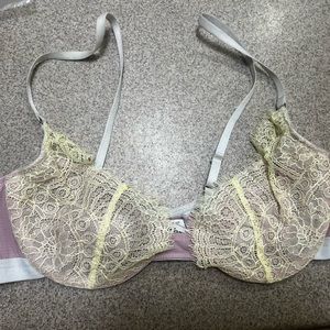 Dora Larsen bra- 32C